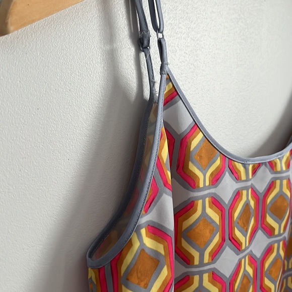 Aritzia Babaton Everly Hot Pink Soft Blue V Neck Camisole XS - Picture 7 of 13